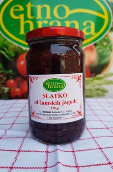 Slatko od šumskih jagoda